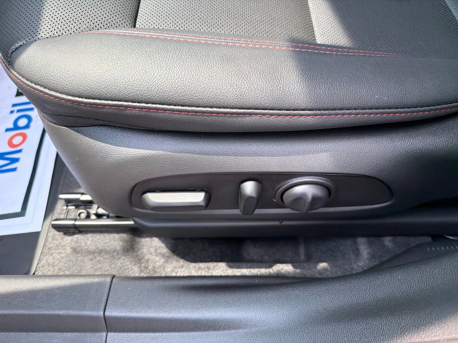 Used 2026 Chevrolet Trax RS w/ Sunroof Package FWD image 15