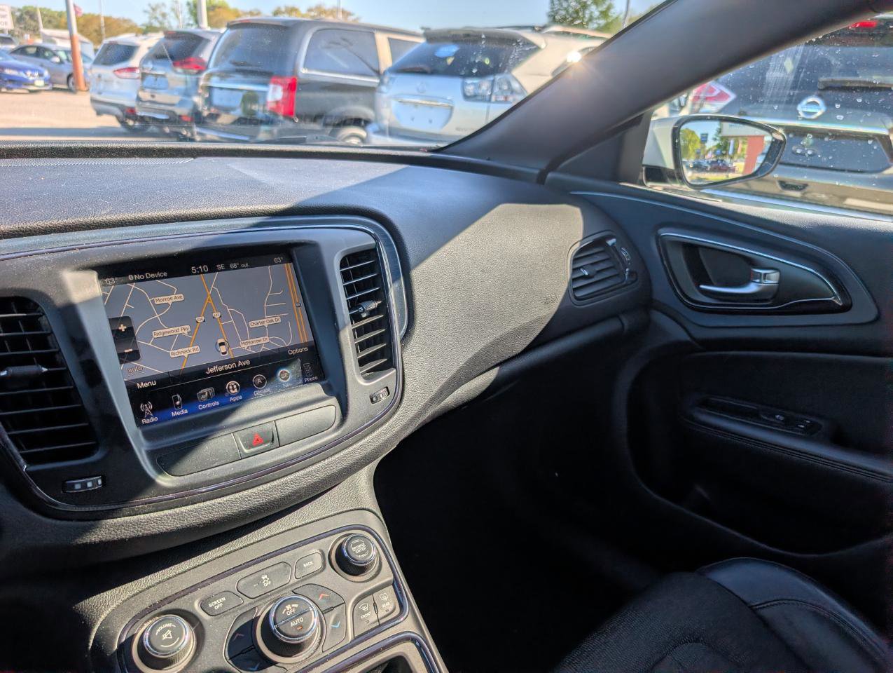 Used 2015 Chrysler 200 S w/ Navigation & Sound Group I image 32