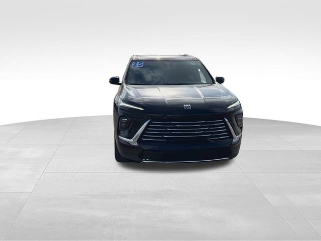 Used 2025 Buick Enclave Preferred image 3