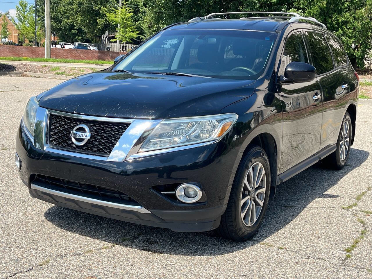 Used 2013 Nissan Pathfinder SV w/ Cargo Pkg image 1