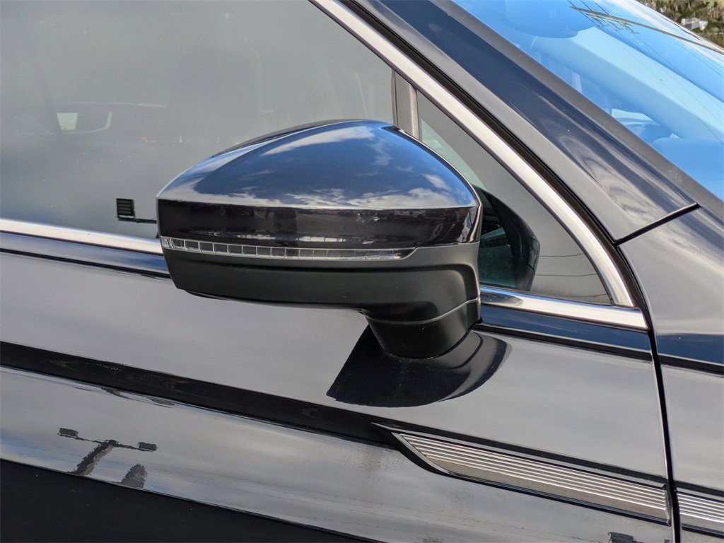 Used 2022 Volkswagen Tiguan SE image 12