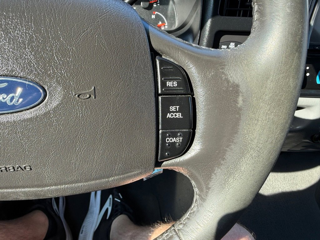 Used 2005 Ford Excursion XLT image 31