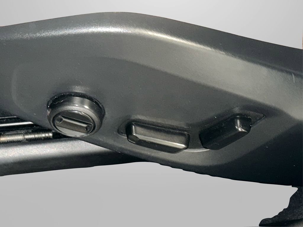 Used 2020 Volvo XC60 T5 Momentum image 34