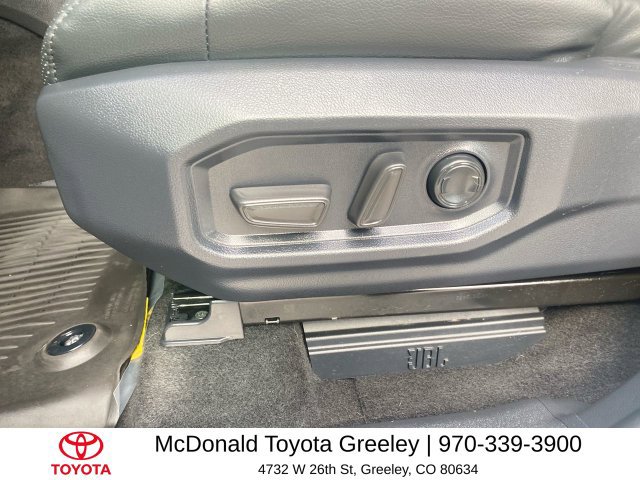 Used 2025 Toyota Tundra Limited AWD/4WD image 12