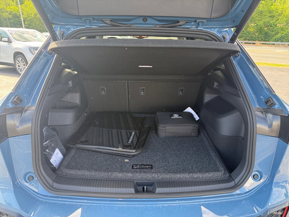 New 2026 Volkswagen Tiguan SEL R-Line AWD/4WD image 15