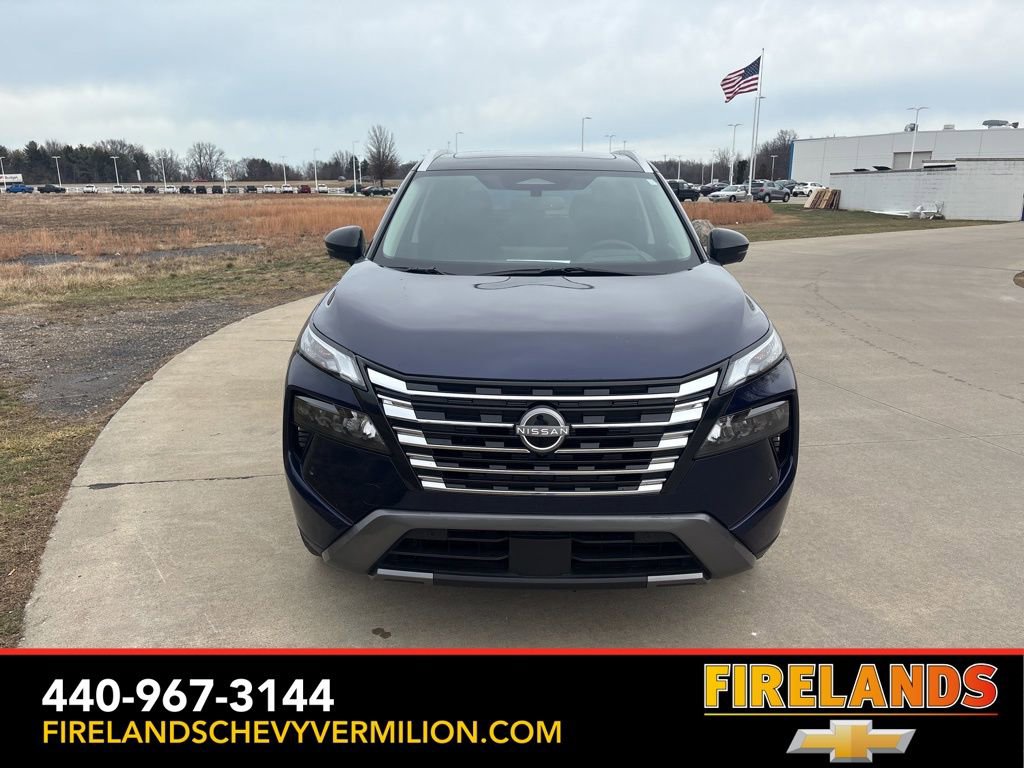 Used 2025 Nissan Rogue SL w/ Tech Package image 12