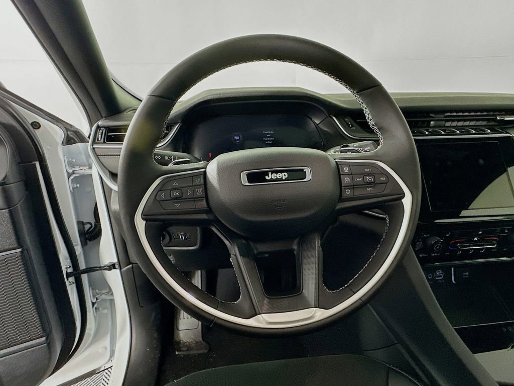 New 2025 Jeep Grand Cherokee L Altitude image 15