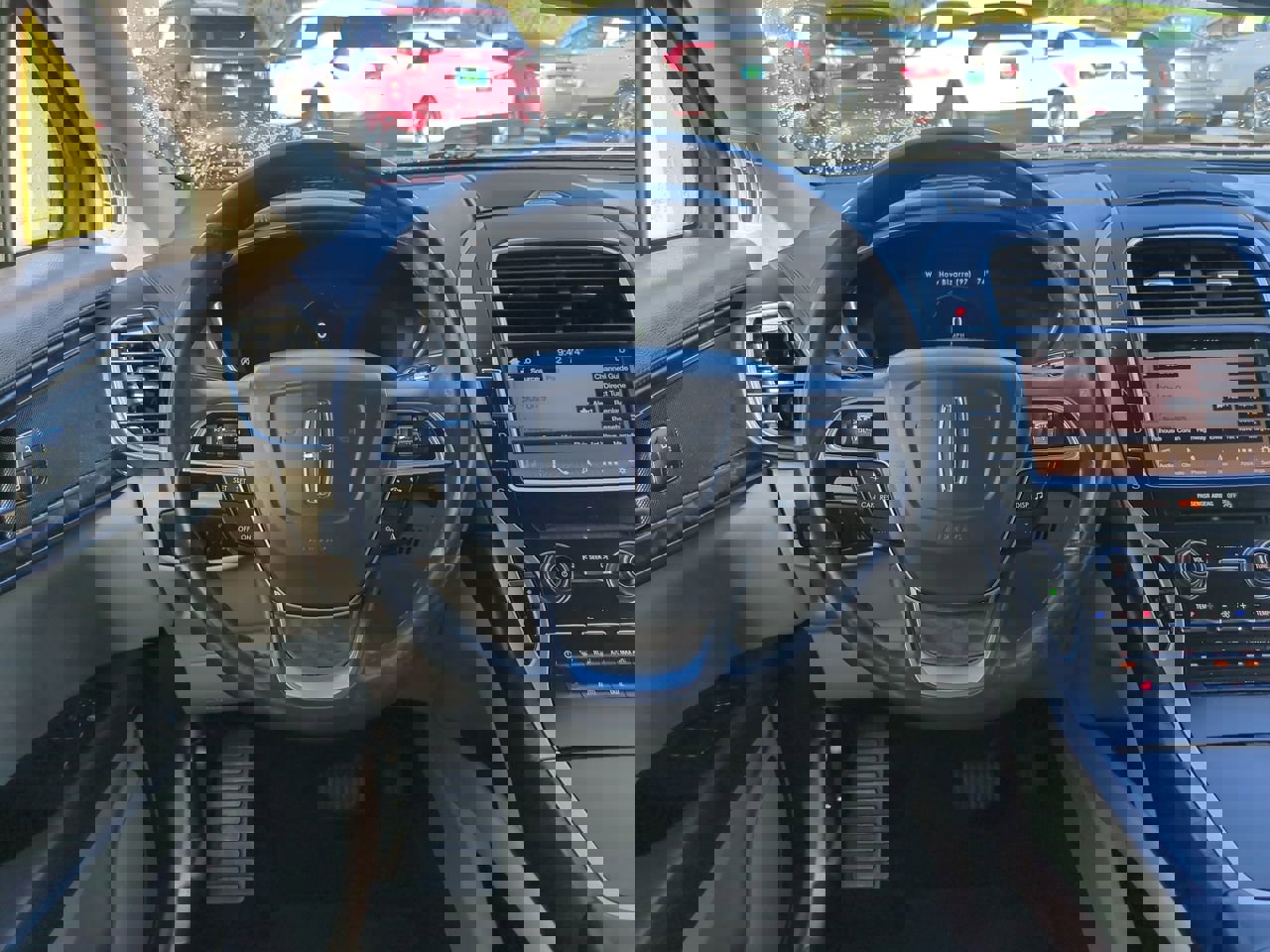 Used 2019 Lincoln Nautilus Select FWD image 16