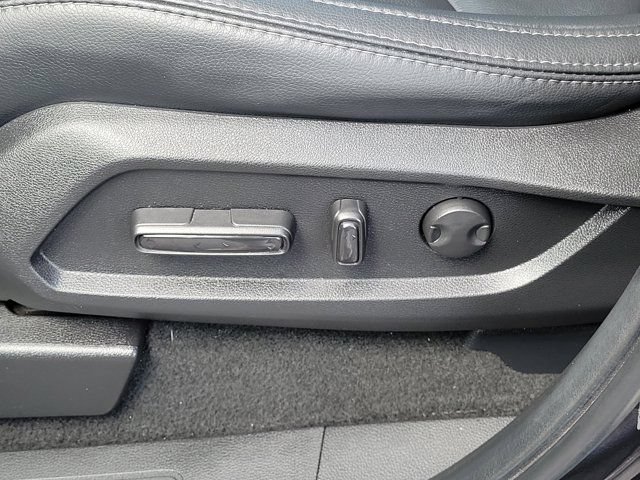 Certified 2025 Honda Pilot Touring image 19