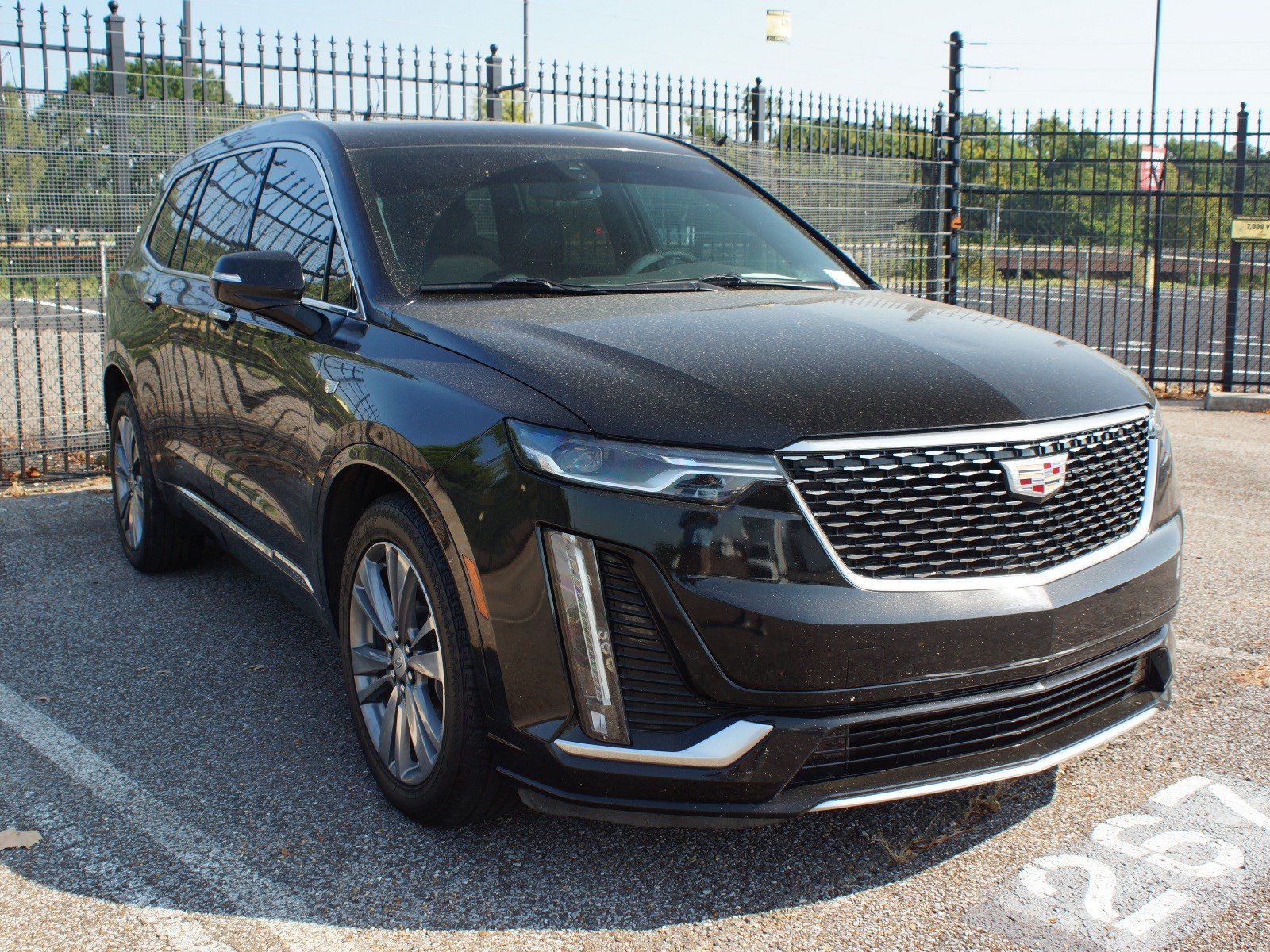 Used 2022 Cadillac XT6 Premium Luxury FWD image 3