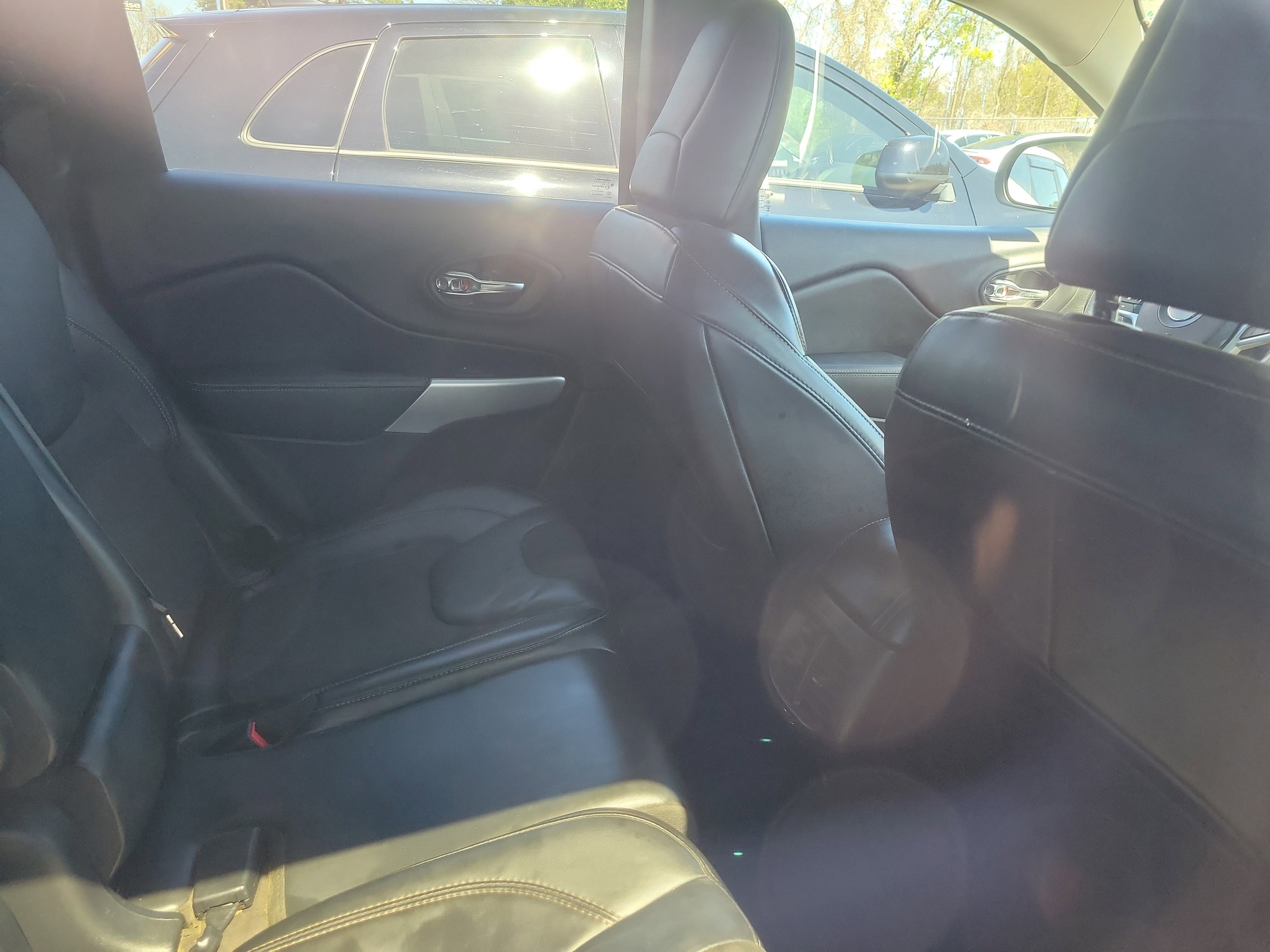 Used 2018 Jeep Cherokee Latitude Plus image 9