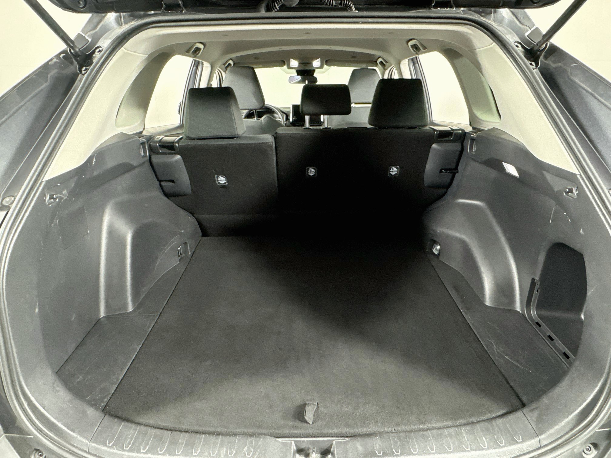 Certified 2025 Toyota RAV4 LE AWD/4WD image 19