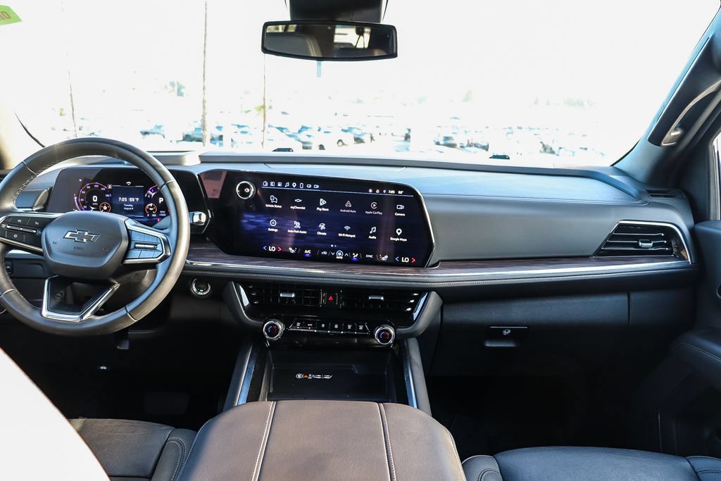 Used 2025 Chevrolet Suburban Z71 AWD/4WD image 14
