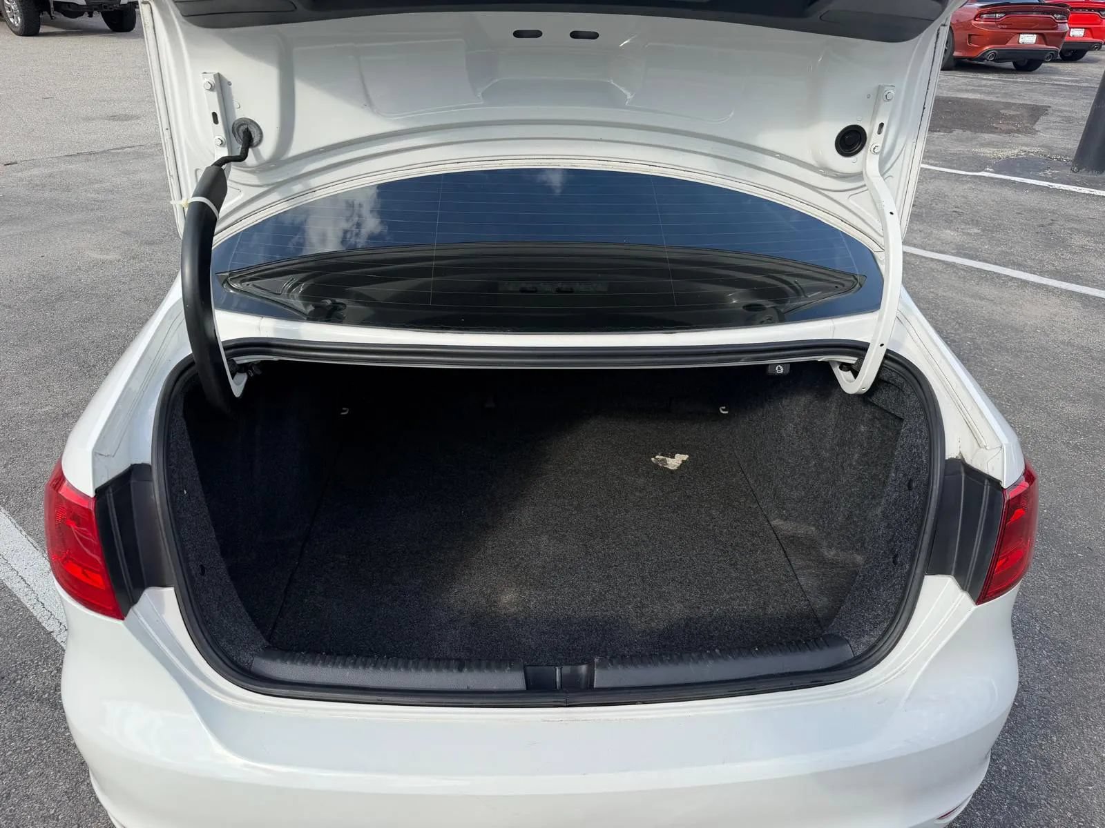 Used 2012 Volkswagen Jetta GLI FWD image 23
