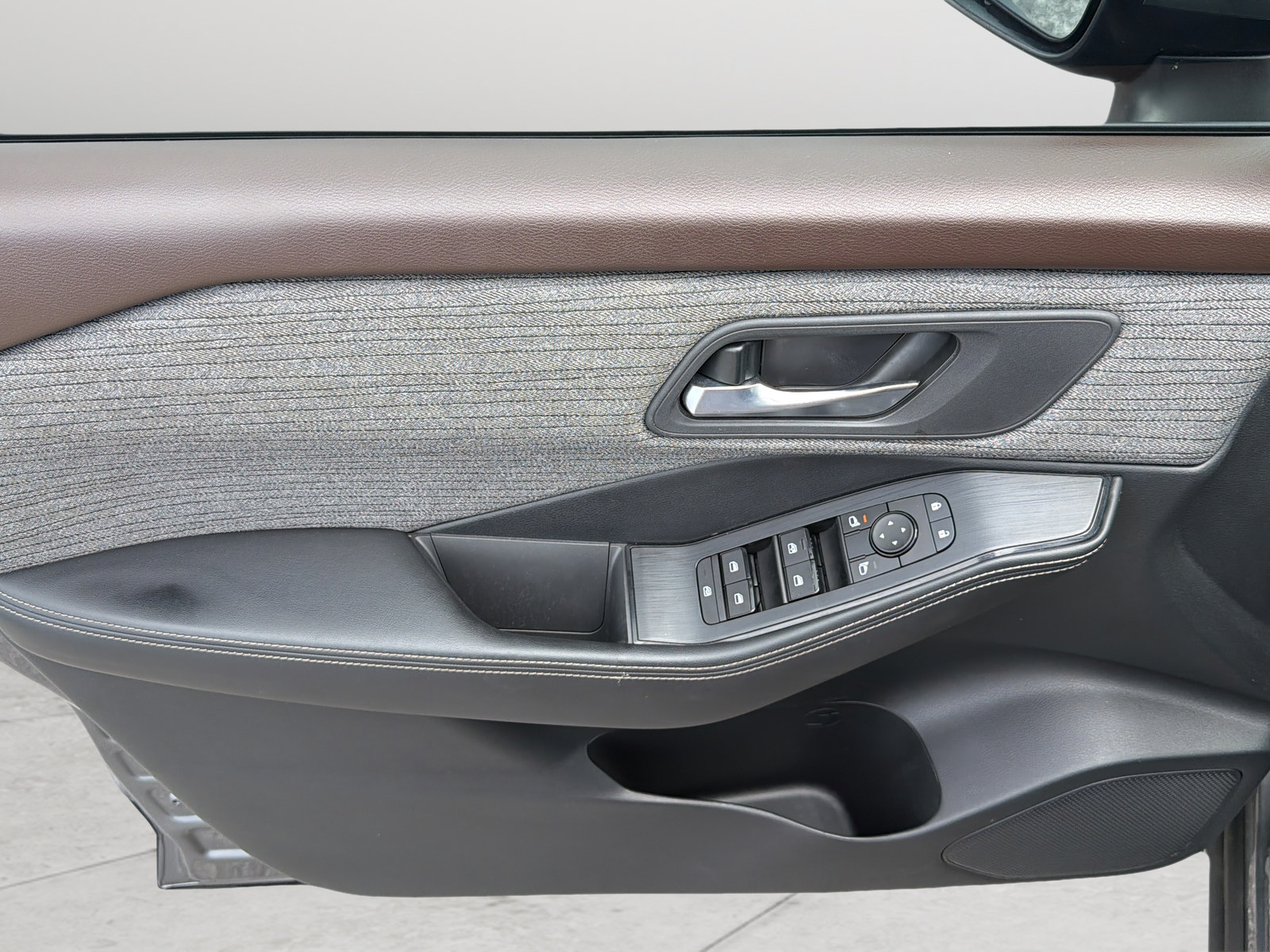 Used 2021 Nissan Rogue SV FWD image 30