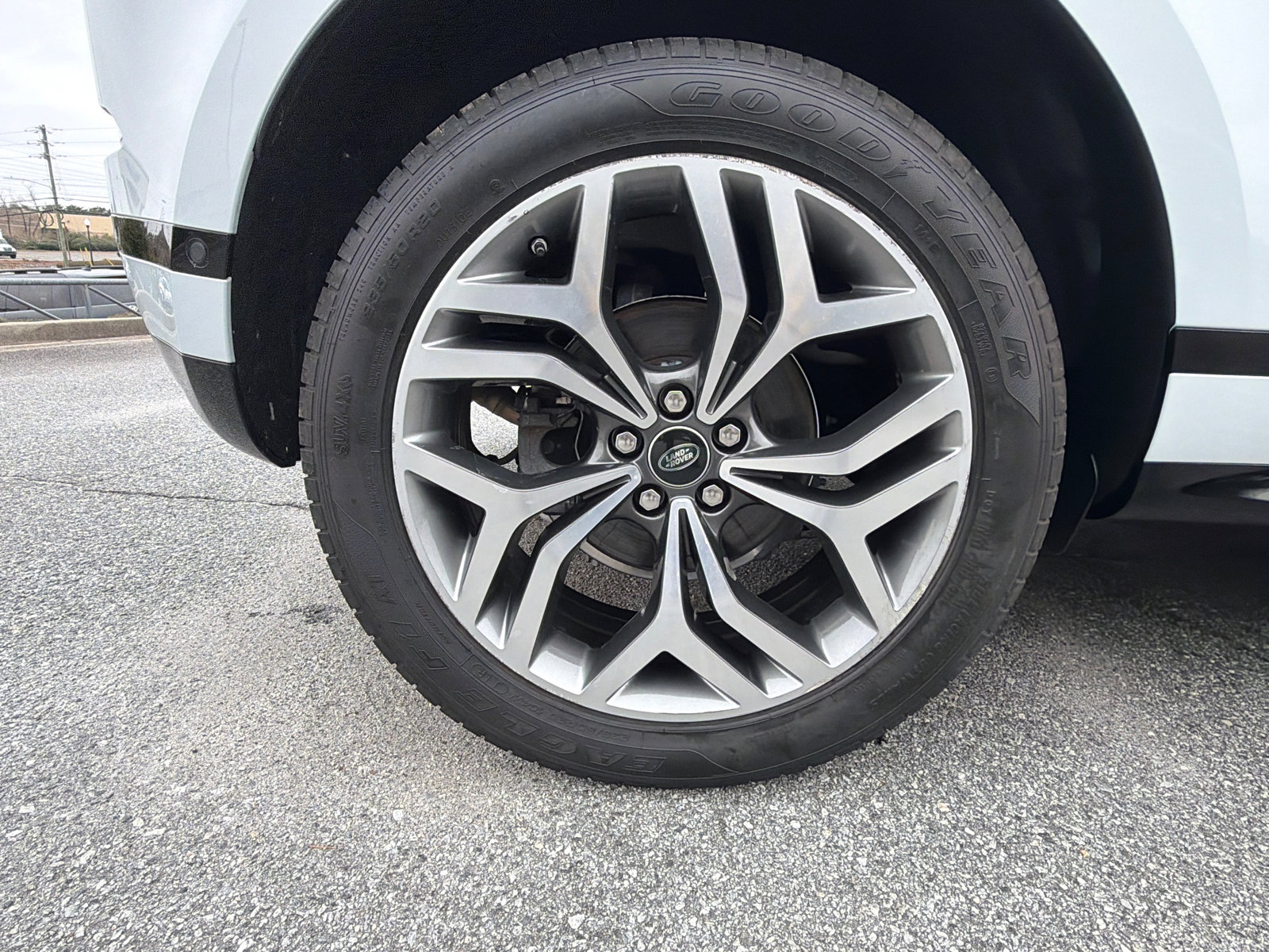 Used 2020 Land Rover Range Rover Evoque First Edition image 17