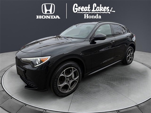 Used 2022 Alfa Romeo Stelvio Sprint image 2