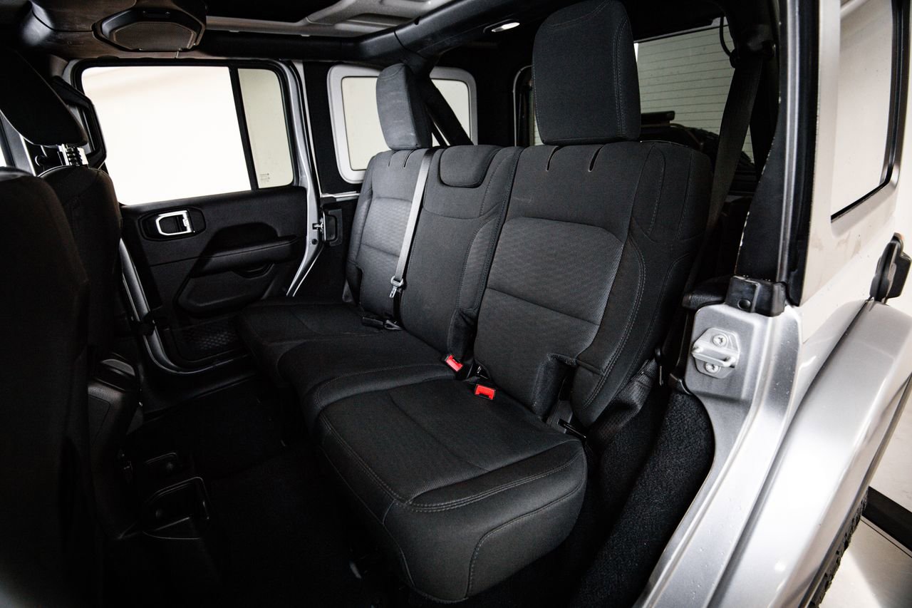 Used 2020 Jeep Wrangler Unlimited Sahara AWD/4WD image 24