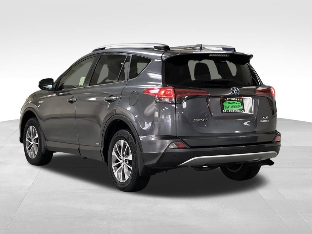 Used 2017 Toyota RAV4 XLE image 3