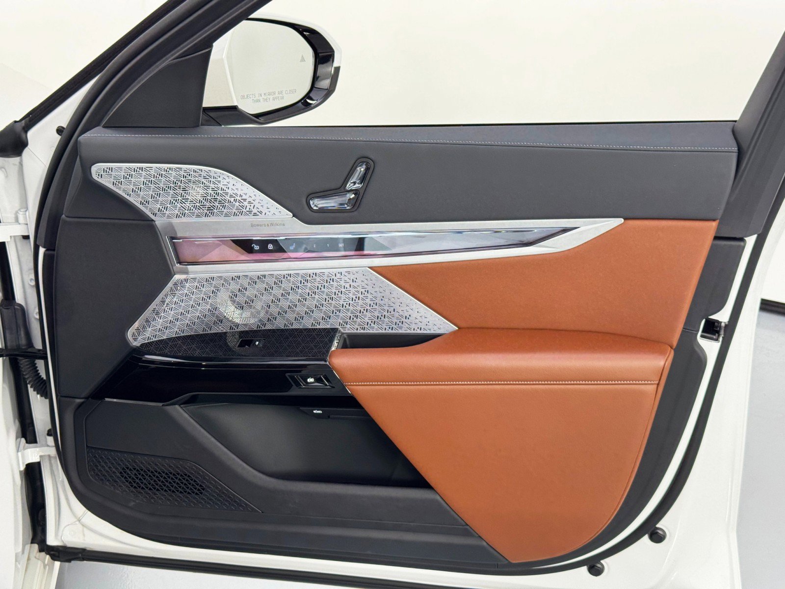 Used 2023 BMW i7 xDrive60 image 55