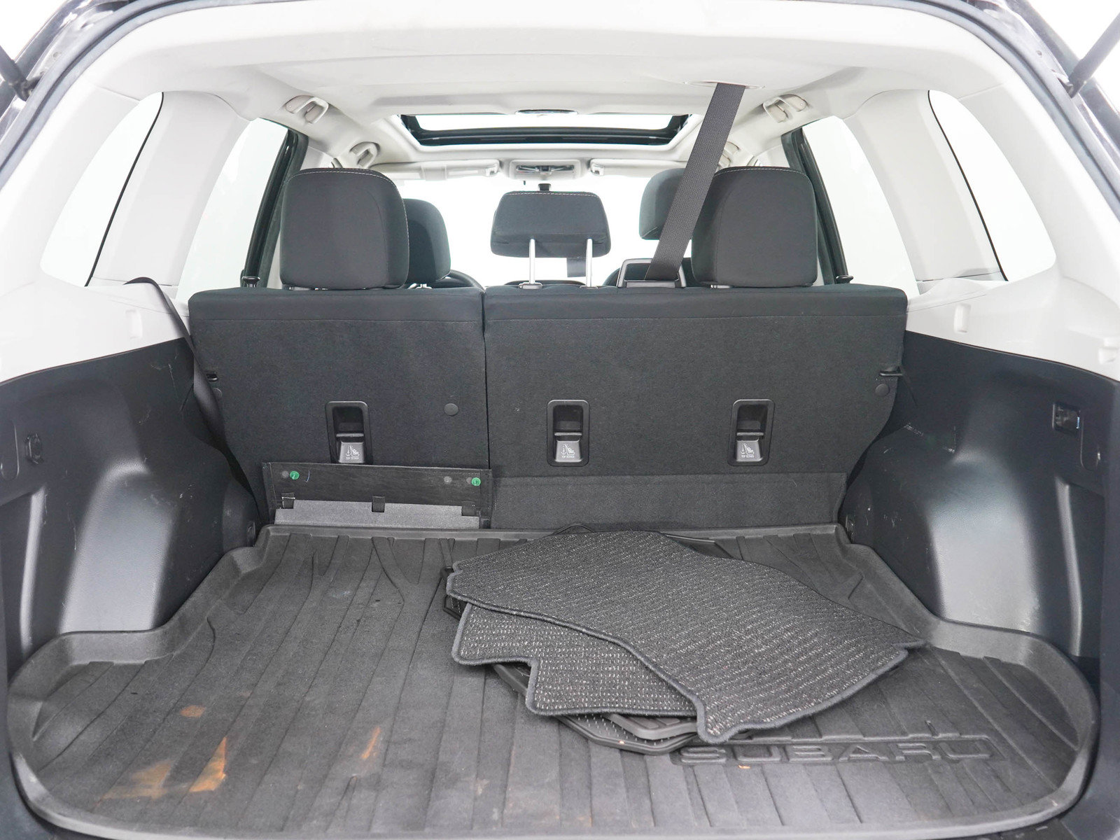 Used 2017 Subaru Forester 2.5i Premium w/ All-Weather Package AWD/4WD image 9