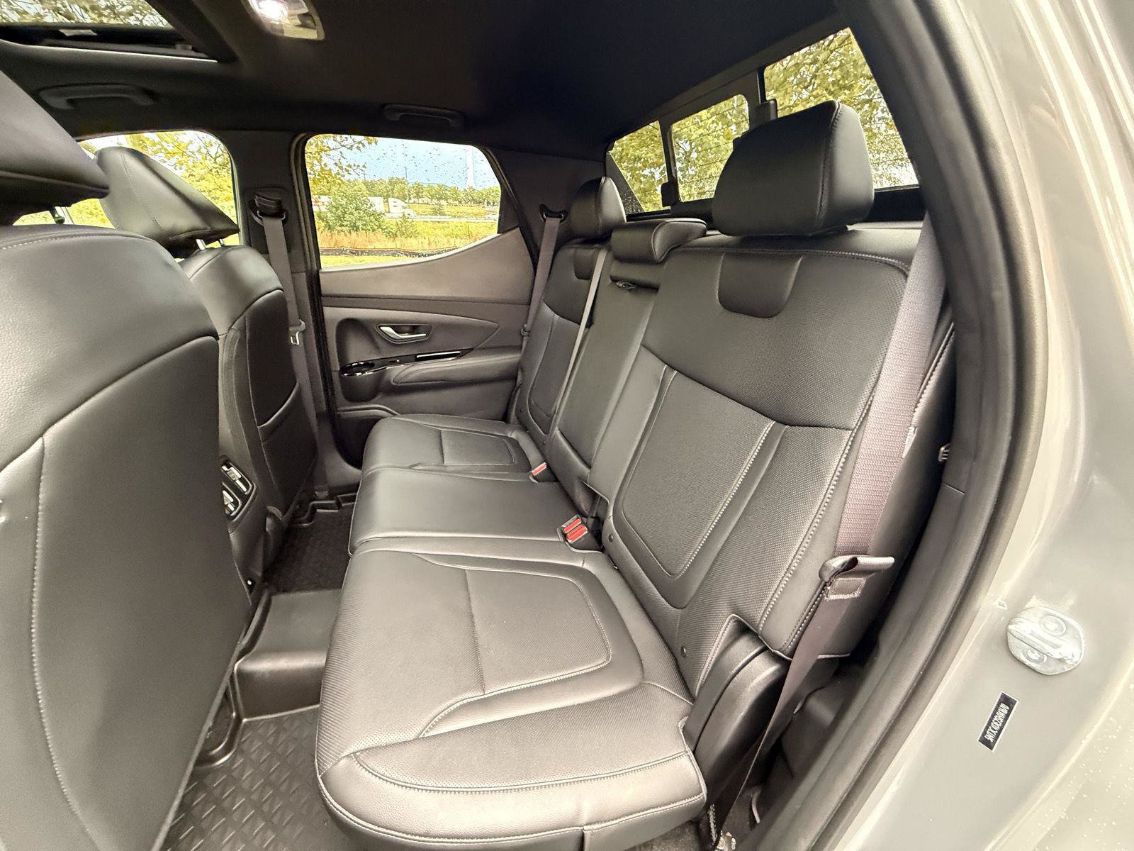 Certified 2025 Hyundai Santa Cruz SEL FWD image 17