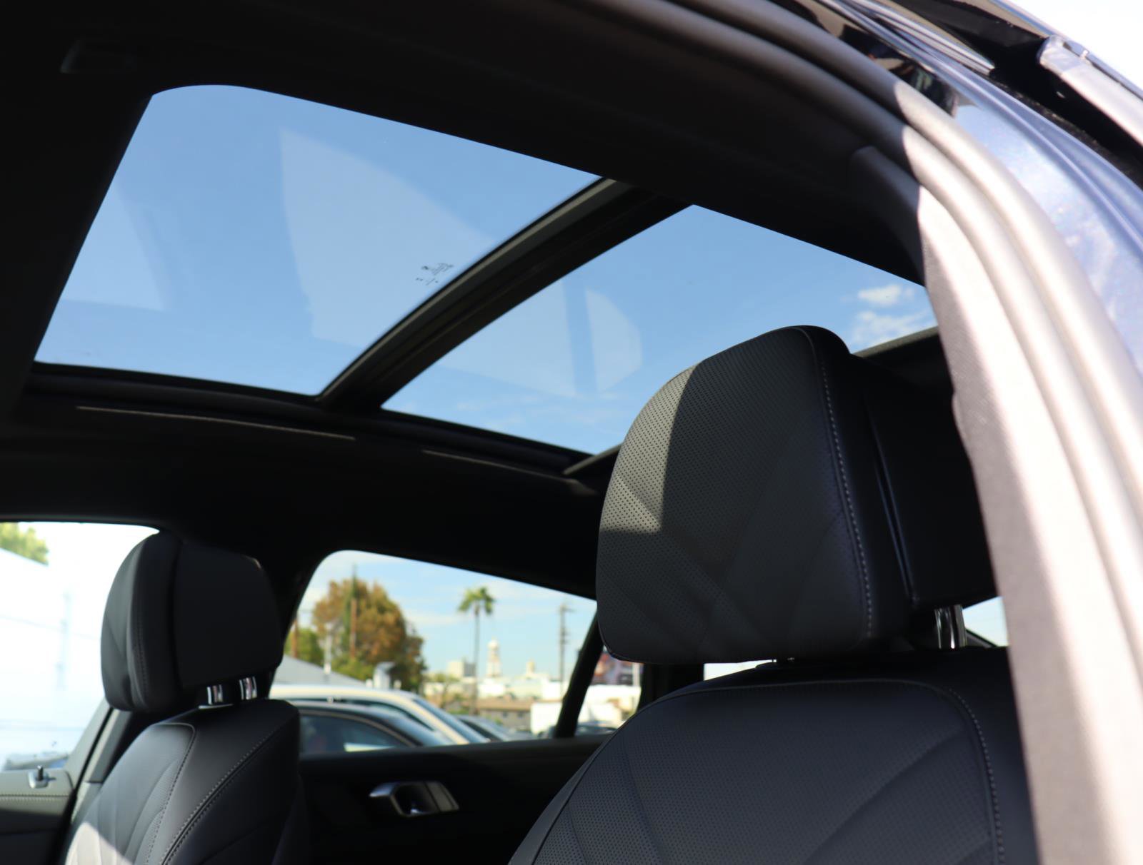 New 2026 BMW X6 M60i image 19