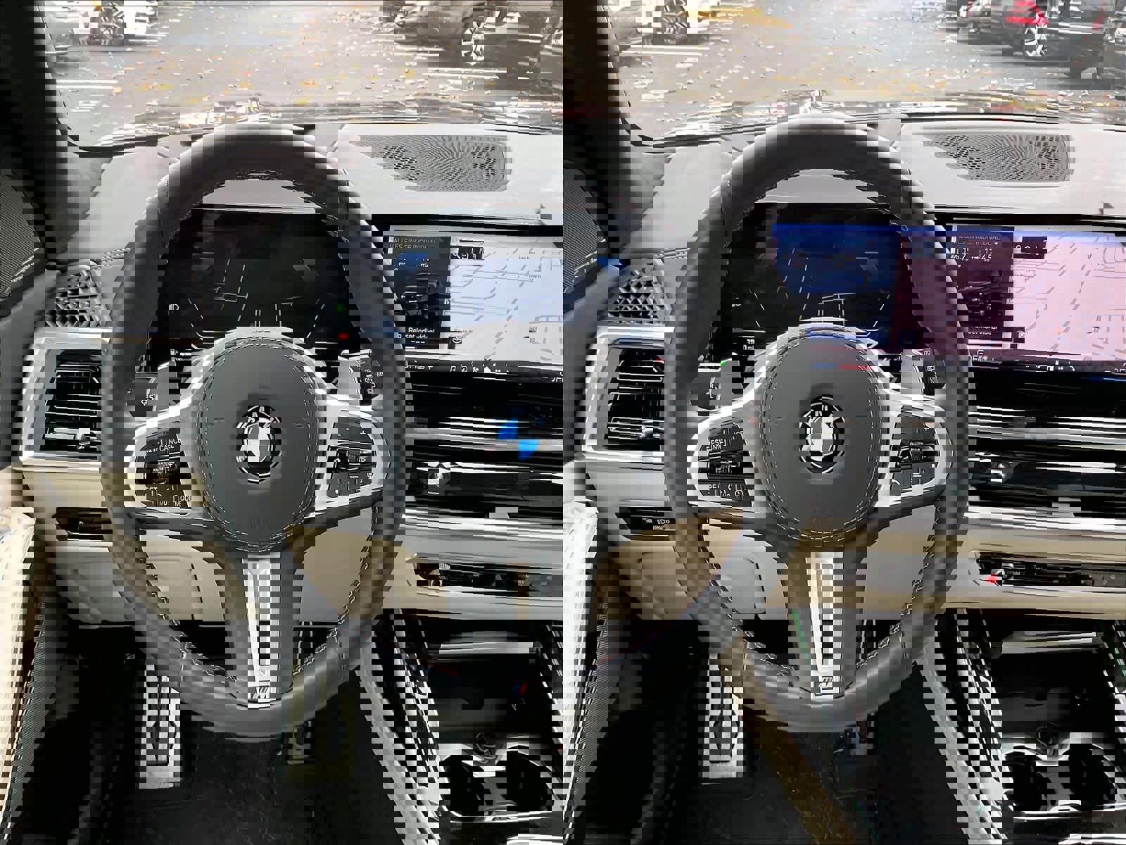 Used 2025 BMW X7 M60i image 8