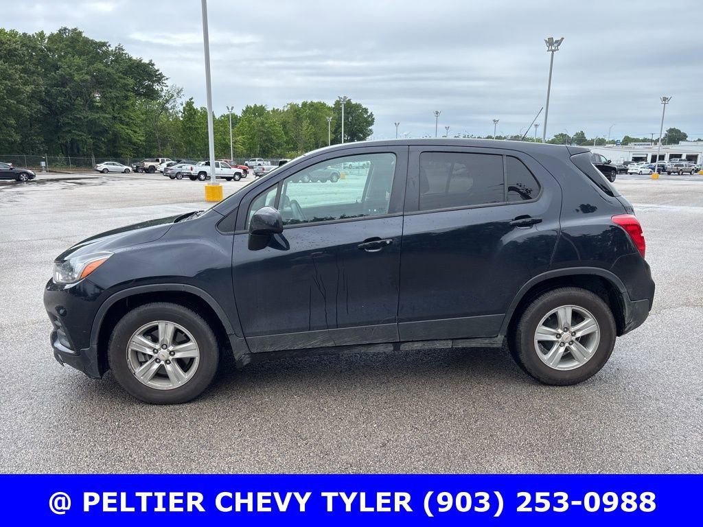 Used 2021 Chevrolet Trax LS w/ Tint and Cruise Package FWD image 4