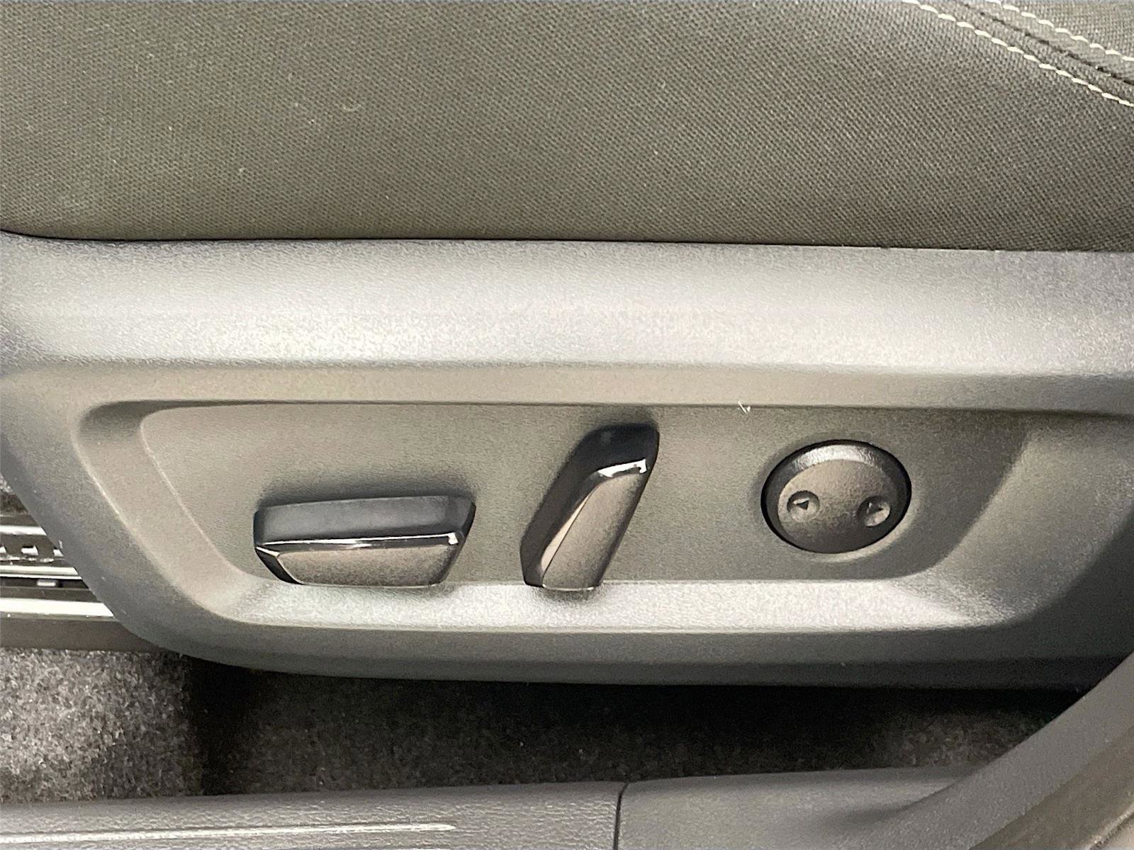 Used 2025 Nissan Rogue SV AWD/4WD image 20