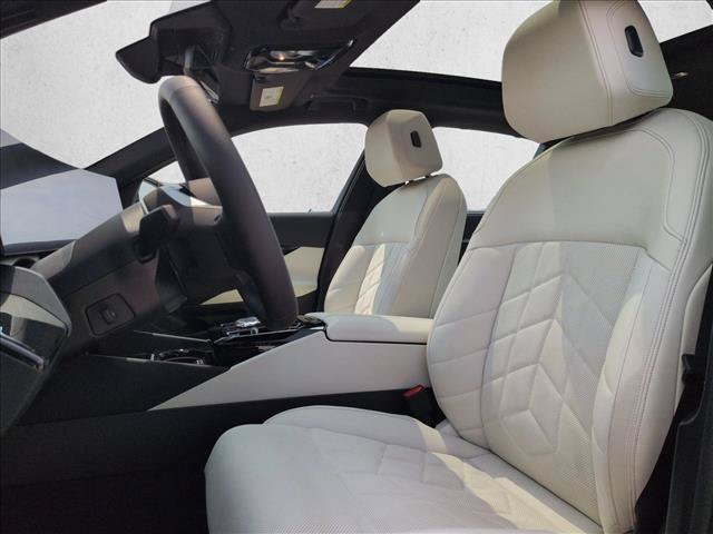 Used 2024 BMW i5 eDrive40i w/ Executive Package RWD image 17