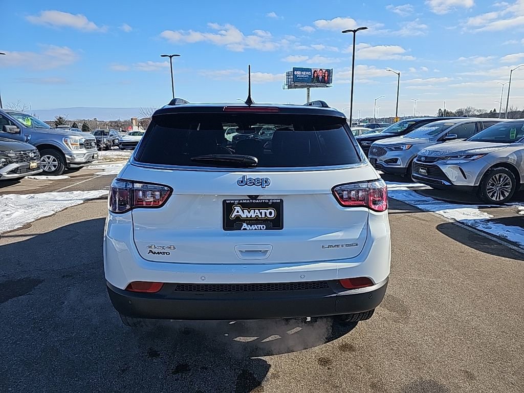 Used 2025 Jeep Compass Limited image 4