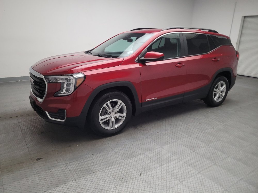 Used 2023 GMC Terrain SLE w/ Driver Convenience Package FWD image 2