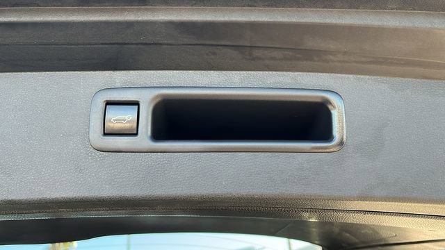 Used 2023 Toyota Highlander XLE image 26