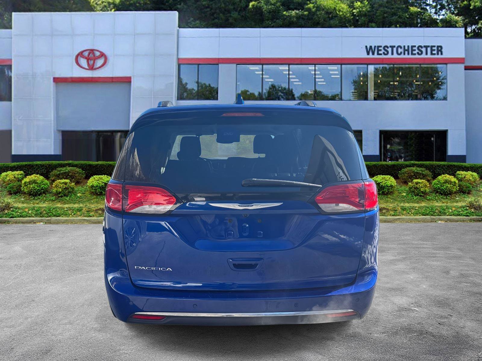 Used 2019 Chrysler Pacifica Touring-L image 6