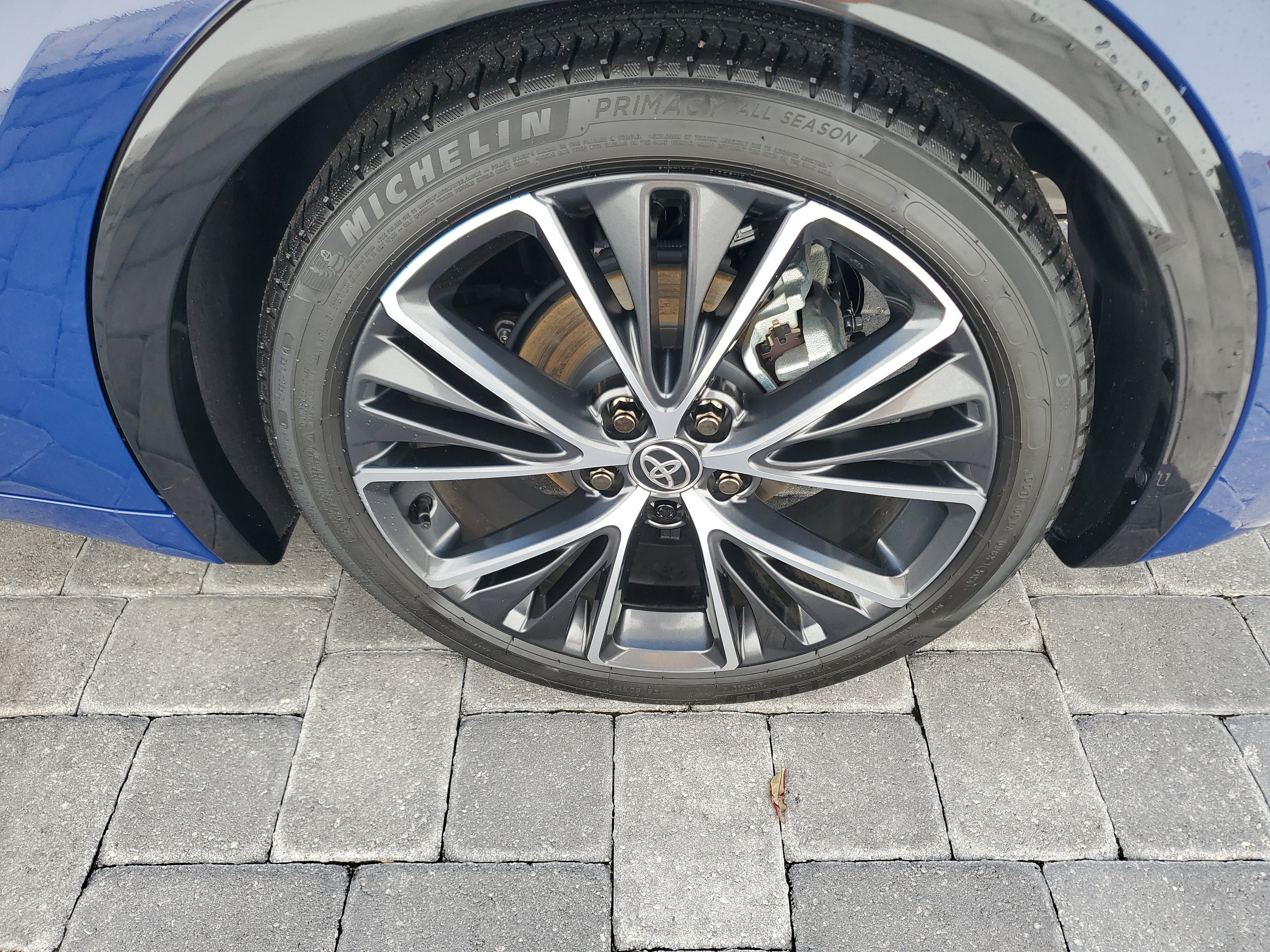 Used 2025 Toyota Prius XLE image 7