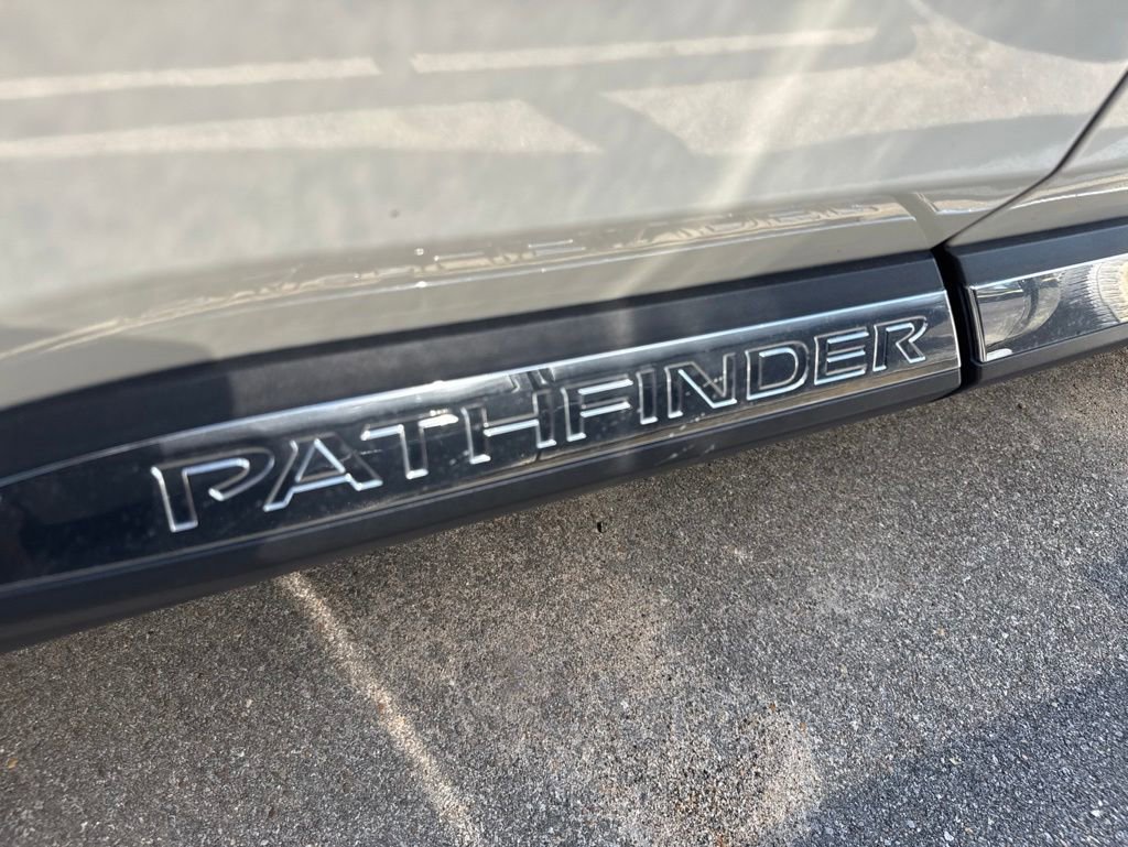 Used 2024 Nissan Pathfinder Platinum w/ Cargo Package AWD/4WD image 14