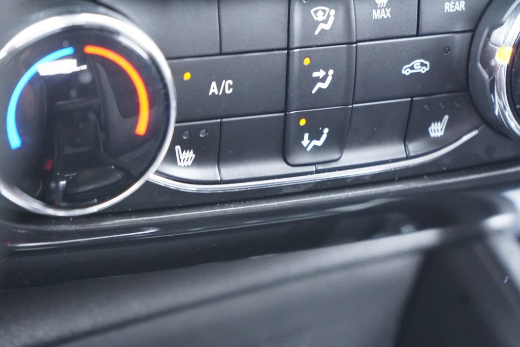 Used 2024 Chevrolet TrailBlazer LT w/ LT Cold Weather Package AWD/4WD image 31