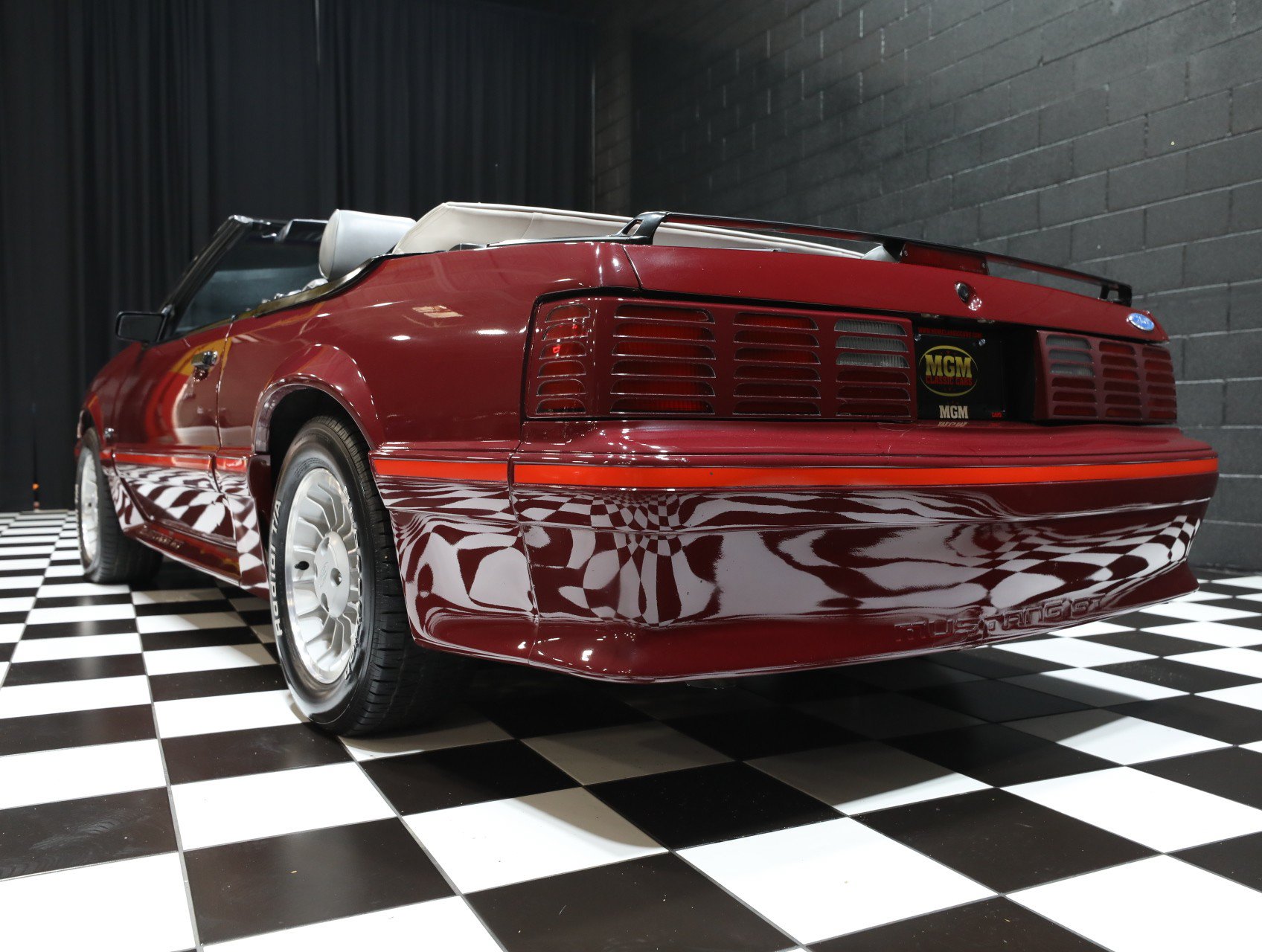 Used 1987 Ford Mustang GT RWD image 30