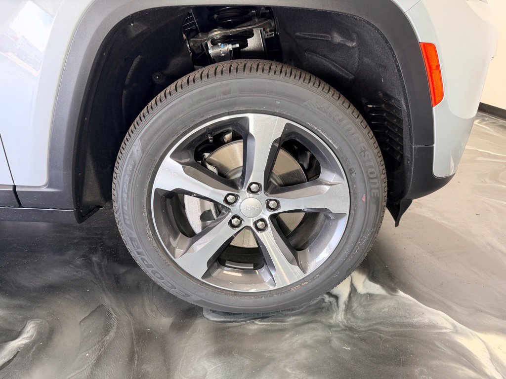 New 2026 Jeep Grand Cherokee L Limited w/ Trailer Tow Package AWD/4WD image 27