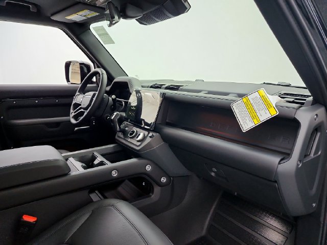 New 2026 Land Rover Defender 110 X-Dynamic SE AWD/4WD image 13