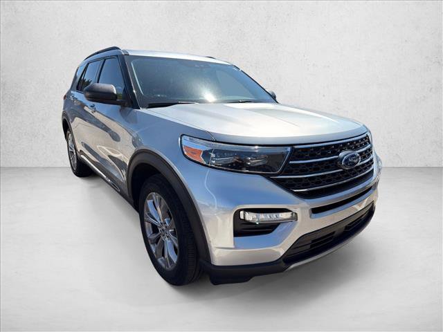 Used 2023 Ford Explorer XLT w/ Equipment Group 202A AWD/4WD image 3