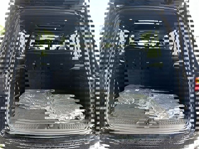 New 2025 Jeep Wagoneer L 4WD w/ Premium Group I image 18