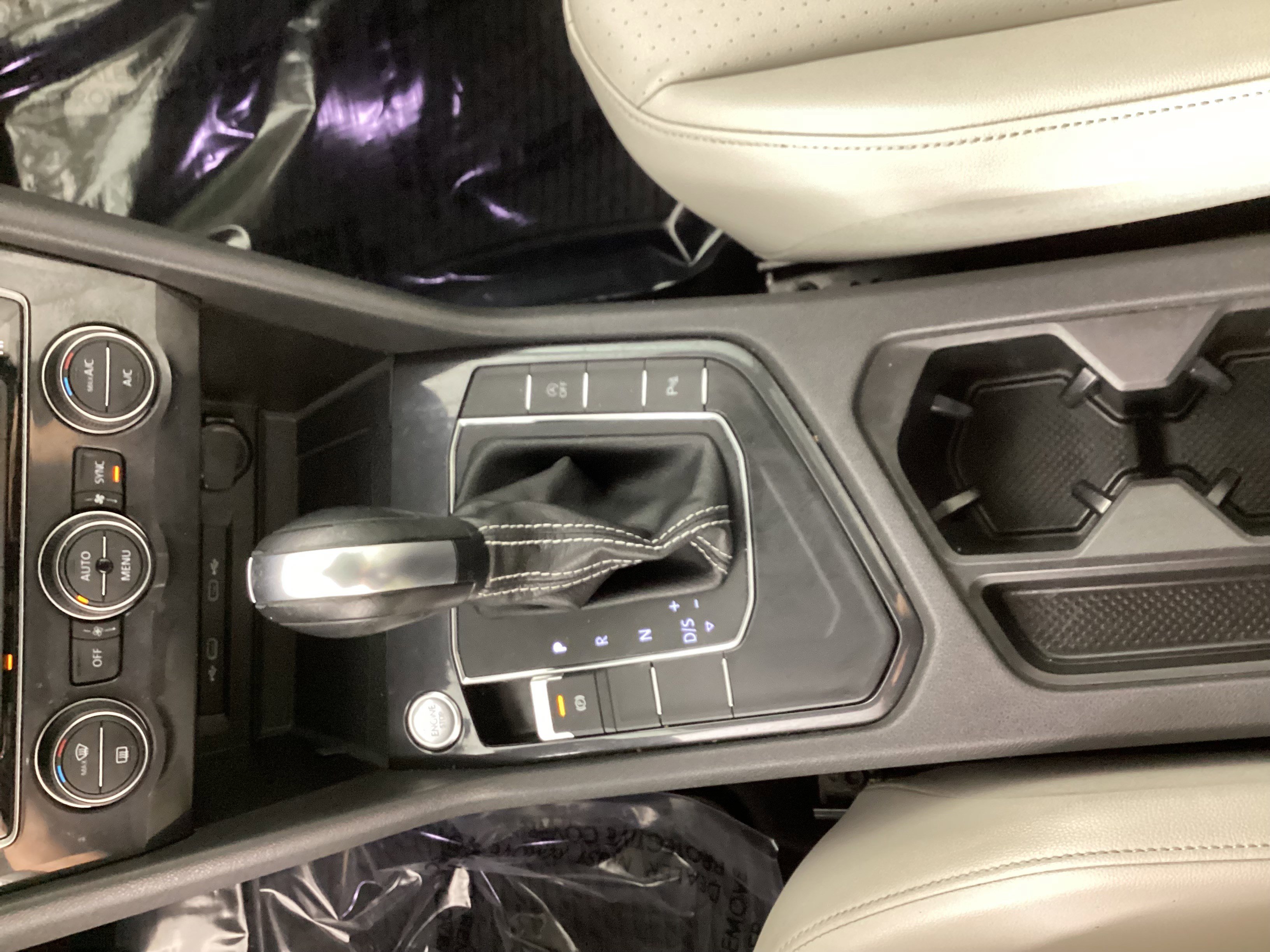 Used 2021 Volkswagen Tiguan SEL image 20