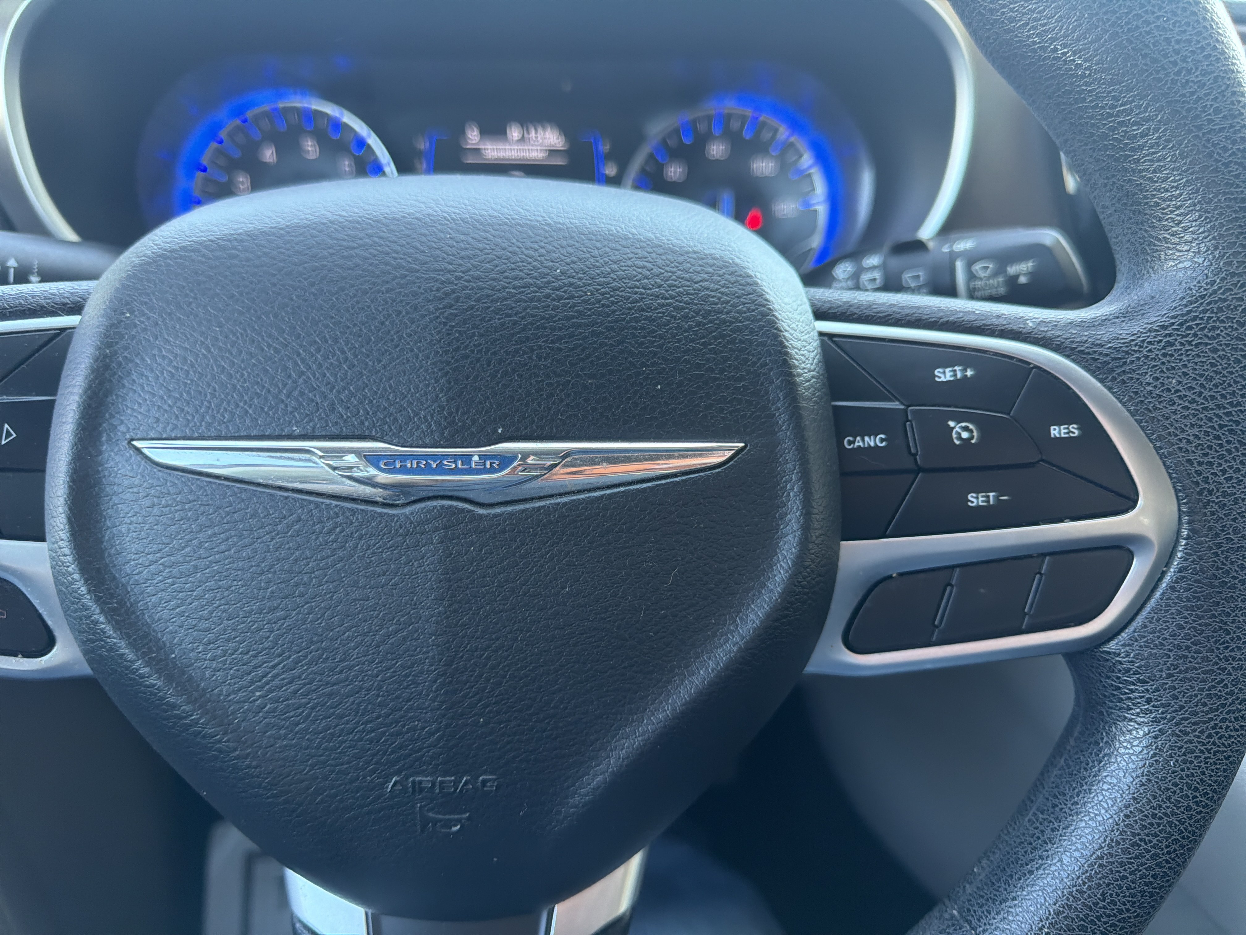 Used 2020 Chrysler Voyager LX FWD image 15