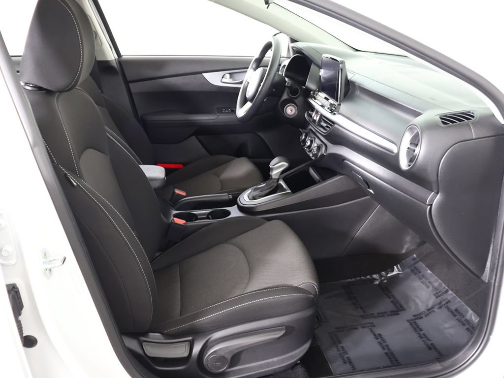 Used 2022 Kia Forte LXS FWD image 29