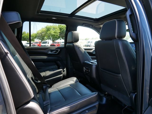 Used 2021 Chevrolet Suburban Premier w/ Premium Package AWD/4WD image 17