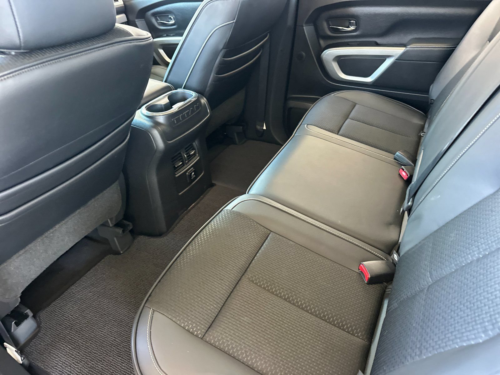 Used 2018 Nissan Titan PRO-4X w/ Pro-4x Utility Package AWD/4WD image 11