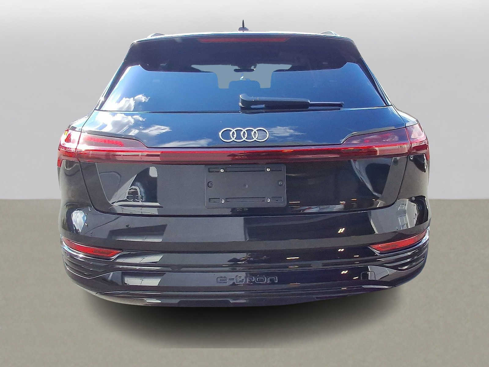Used 2024 Audi Q8 e-tron Premium Plus w/ Premium Plus Package AWD/4WD image 29