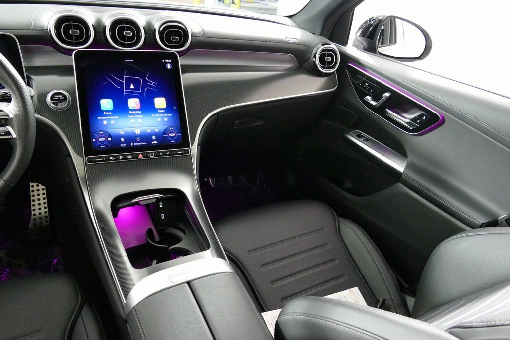 Used 2025 Mercedes-Benz GLC 350e 4MATIC w/ AMG Line image 24